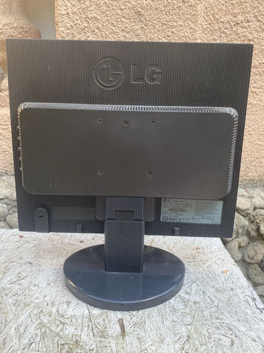 Монітор LG Flatron L1753SS
