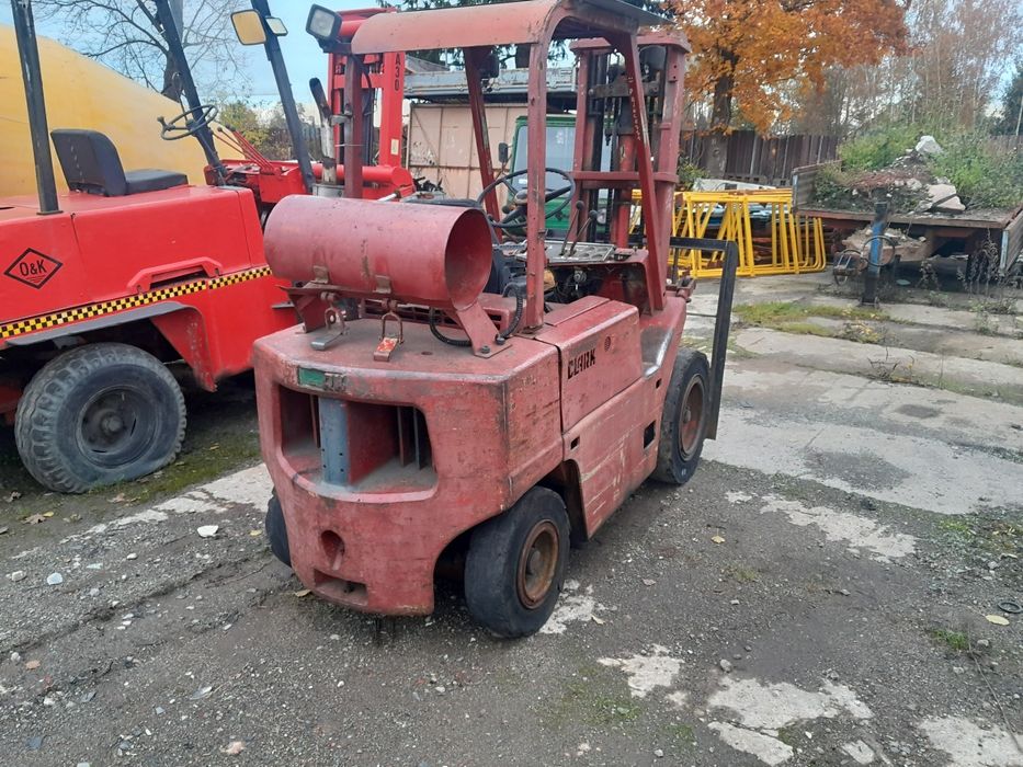 Wózek  widłowy Clark c500  na gaz