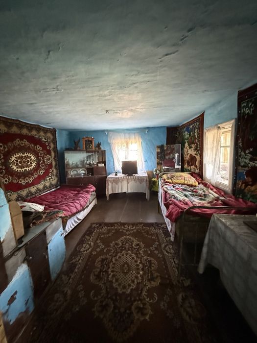 Продається столітній будинок в Карпатах + 0.25 га