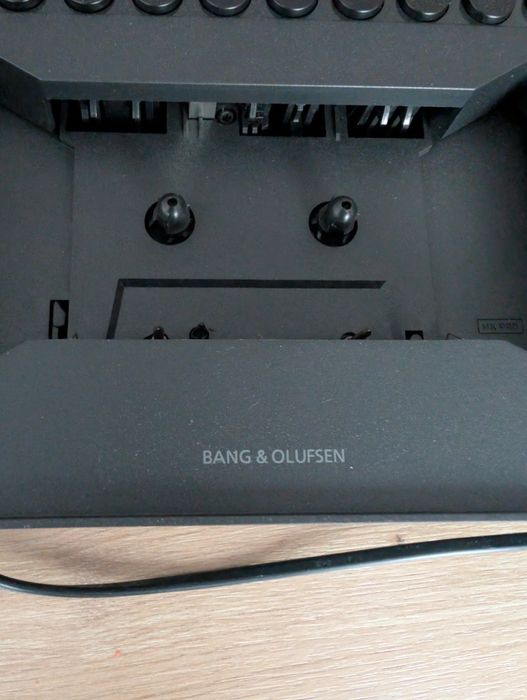 Wieża Bang&Olufsen