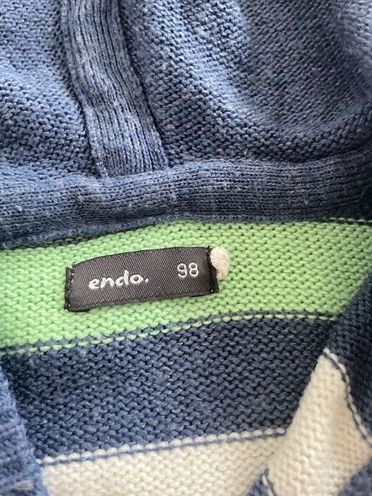 Sweter z kapturem  endo.