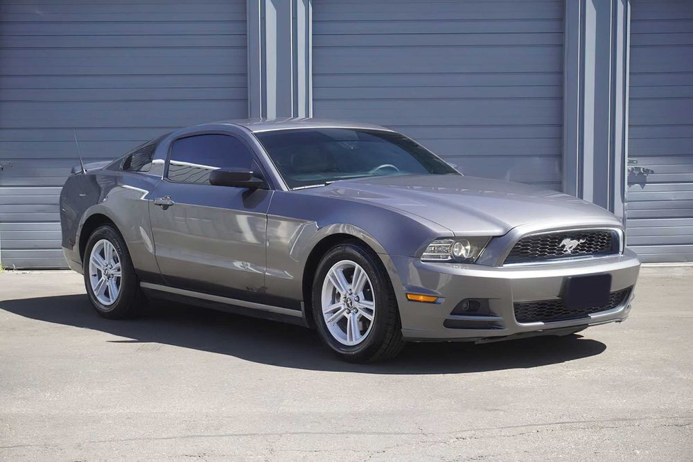 Ford Mustang V6      2014