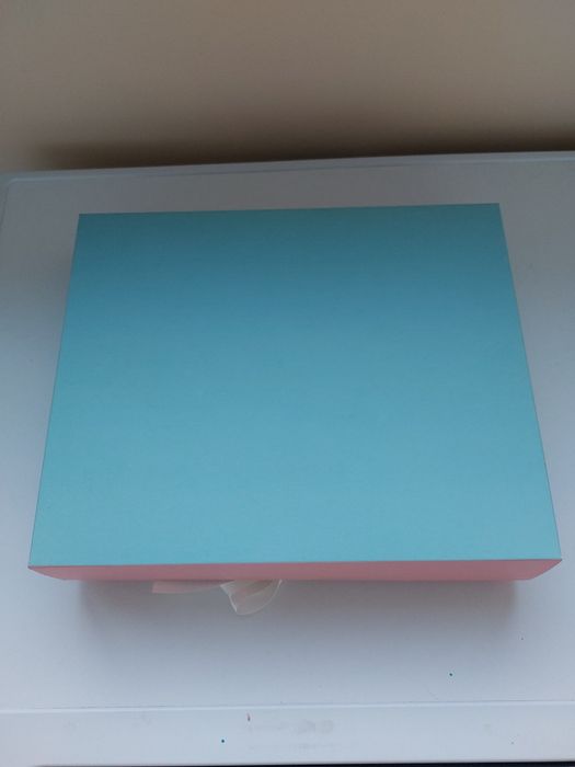 Коробка подарункова