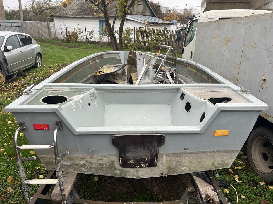 Моторний човен алюмінієвий