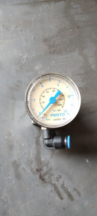 Manometr ciśnienia z podstawą FESTO