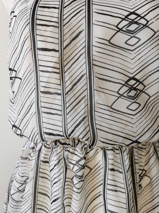 Elegancka zwiewna sukienka, 36/S