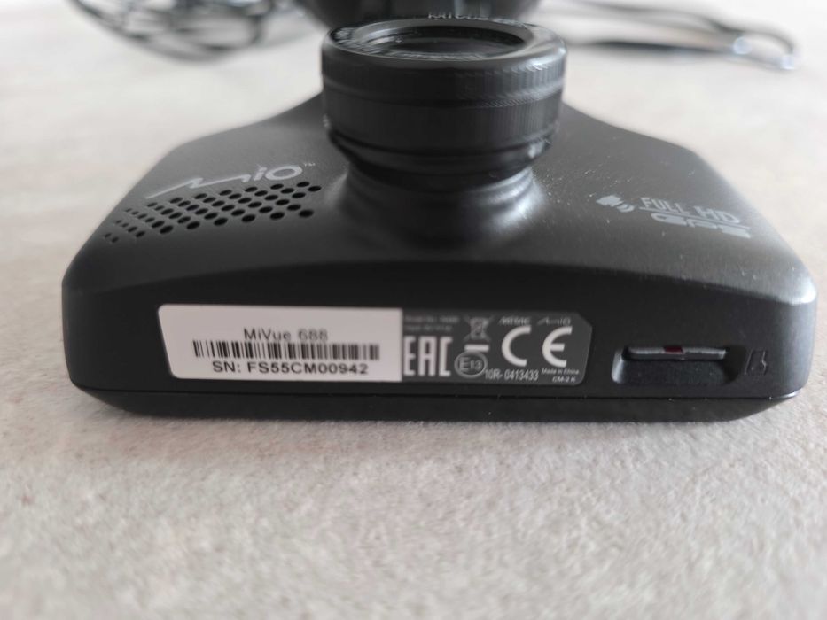 Kamera samochodowa wideorejestrator Mio MiVue 688