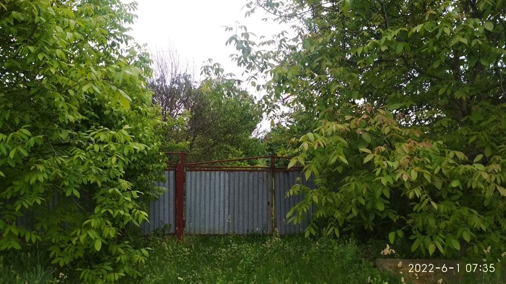 Земельна ділянка для будівництватва будинку та присадибна ділянка