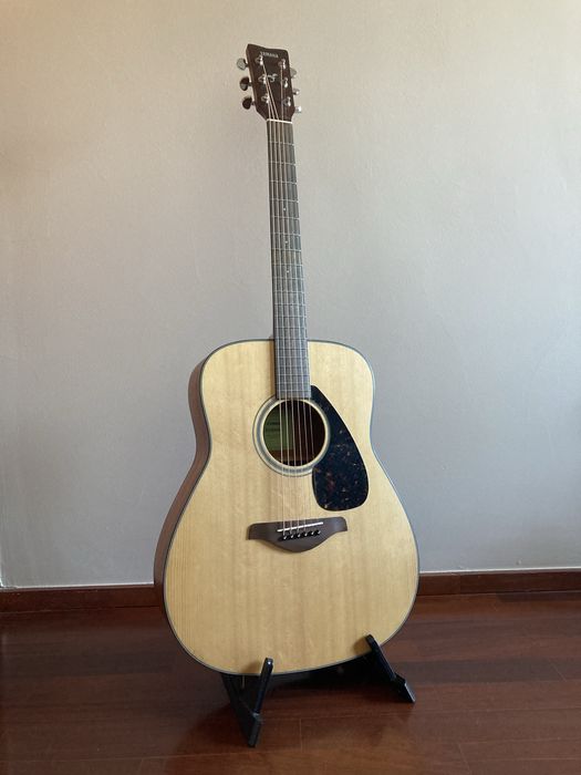 Guitarra Yamaha F800 M