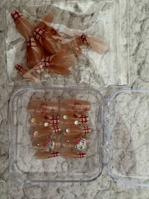 Unhas postiças a partir de 5€, 6 tipos diferentes