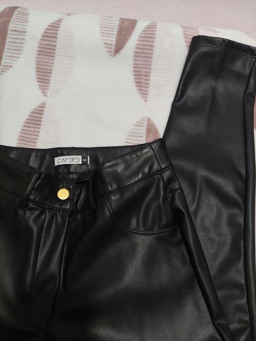 Calças polipele Tam. S Cafofo