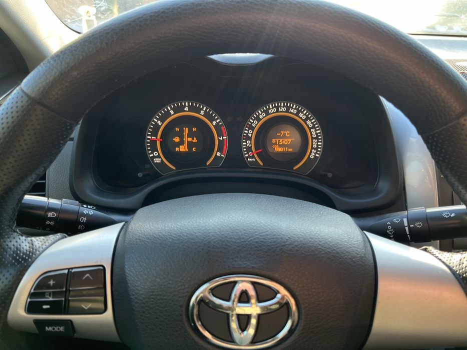 Продам Toyota corolla 2012