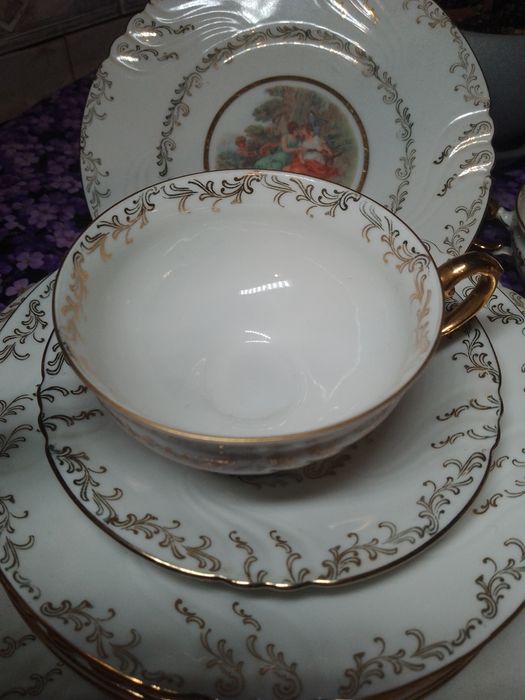 Продам чайную тройку фарфор Германия мадонна volkstedt