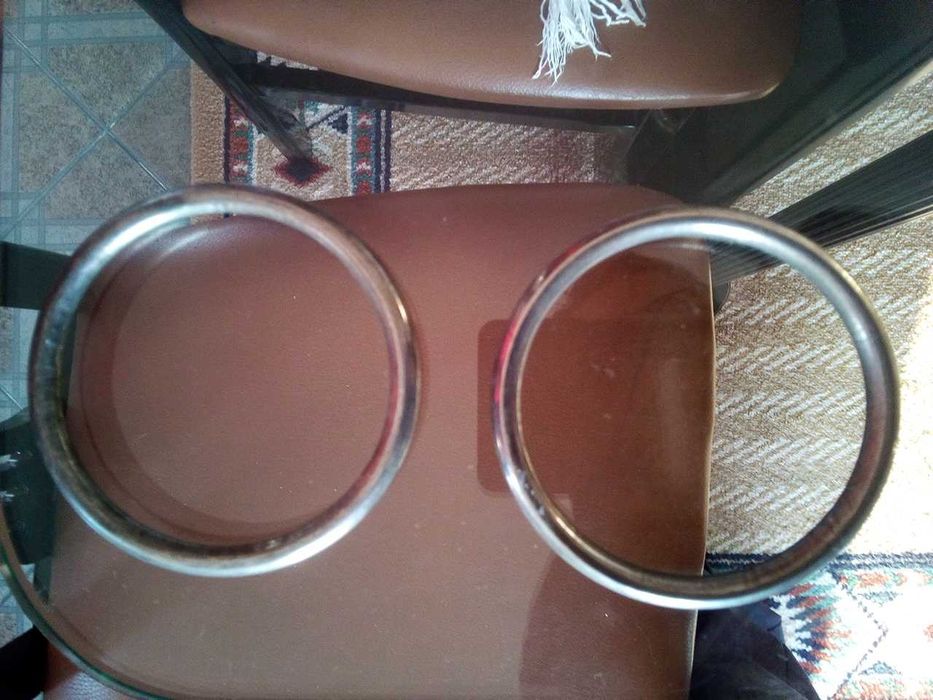 Várias pulseiras em forma de argolas, como NOVAS!