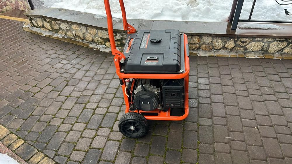 8 кВт Метан/Пропан/Бензин Генератор Ferrum FRGG7780CE з електростартер