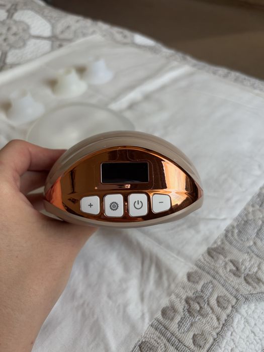 Два молоковідсмоктувачі canpol babies hands free