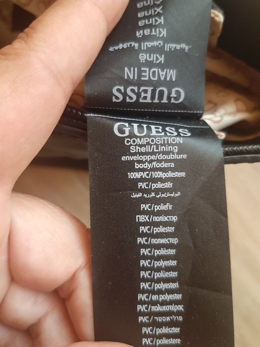 Mala de senhora em preto. Guess