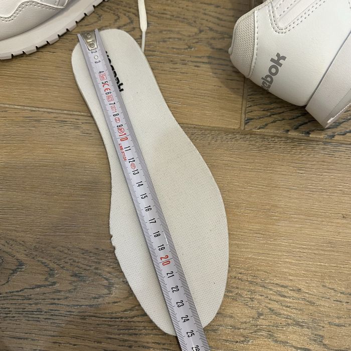 REEBOK. Жіночі кросівки. Оригінал. Нові. Розмір 37.