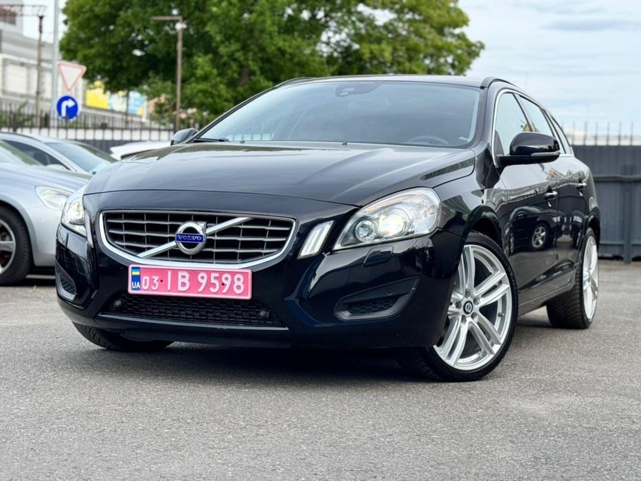 Volvo V60 D4 2.0 дизель  Автомат з Німеччини ВІДЕО