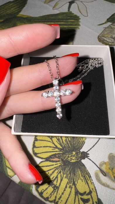 Срібний хрестик з муасанітами 1,1 карат