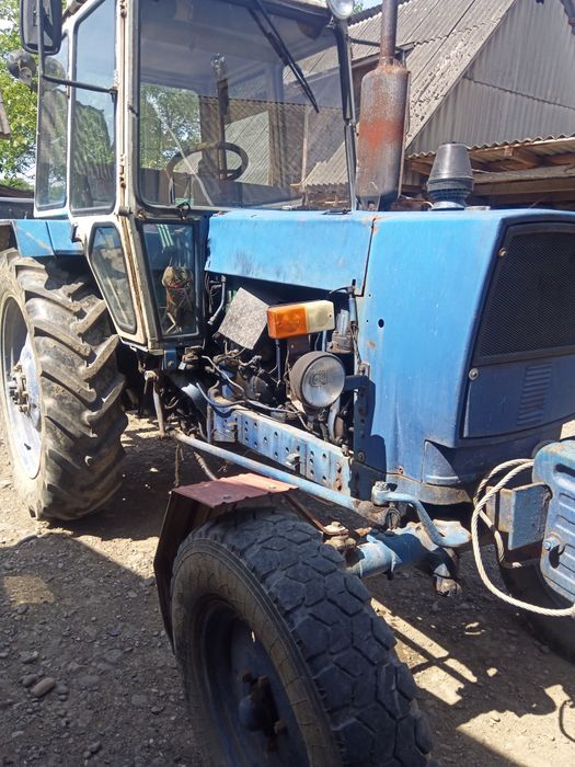 Продається трактор ЮМЗ 6  ,ціна самого трактора .4 т можливий обмін на