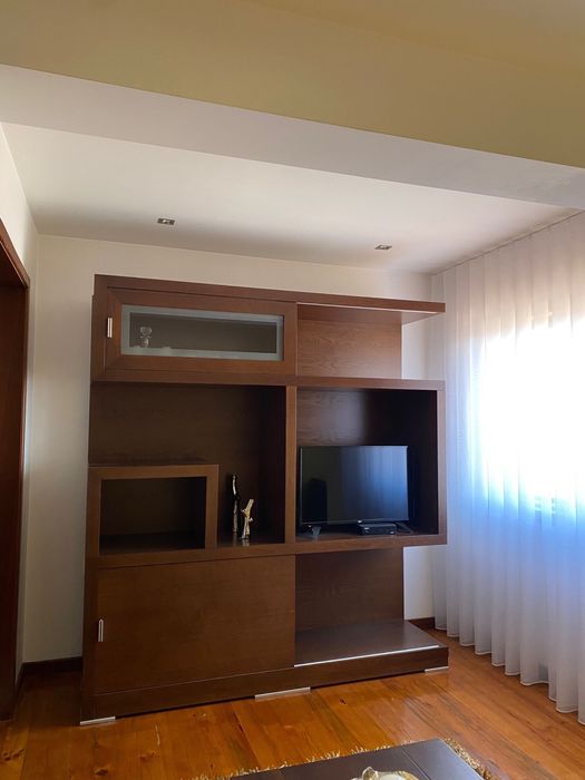 Sala completa em excelente estado