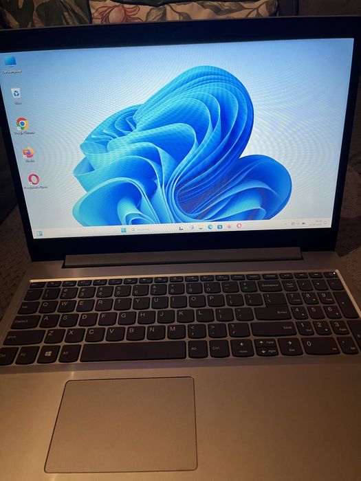 Laptop Lenovo 81 LG