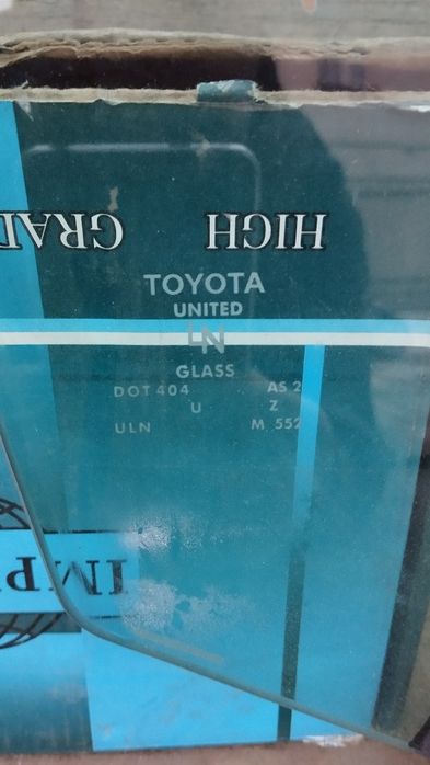 Продам скло Toyota Camri