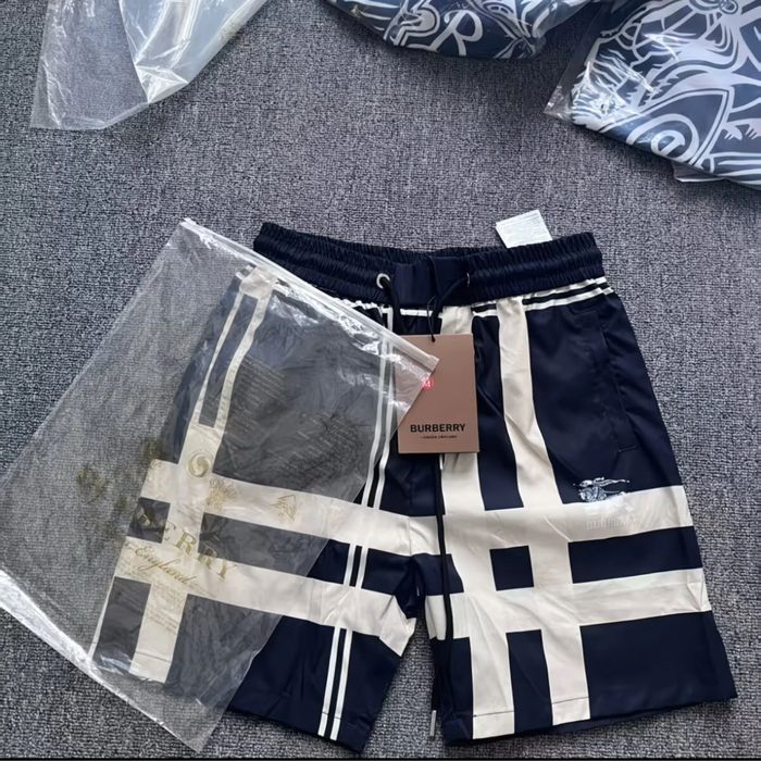 Шорти  Барберрі Нейлонові / Шорты Барберри / Burberry Shorts