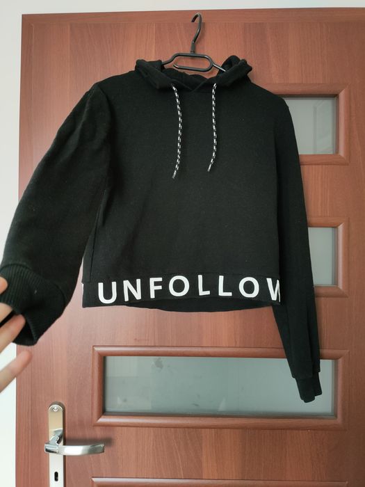 Czarna bluza UNFOLLOW