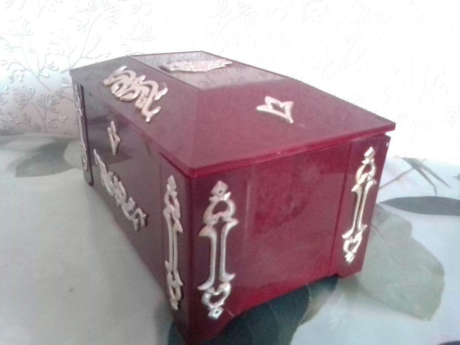 Продам музичну шкатулку, вінтаж.