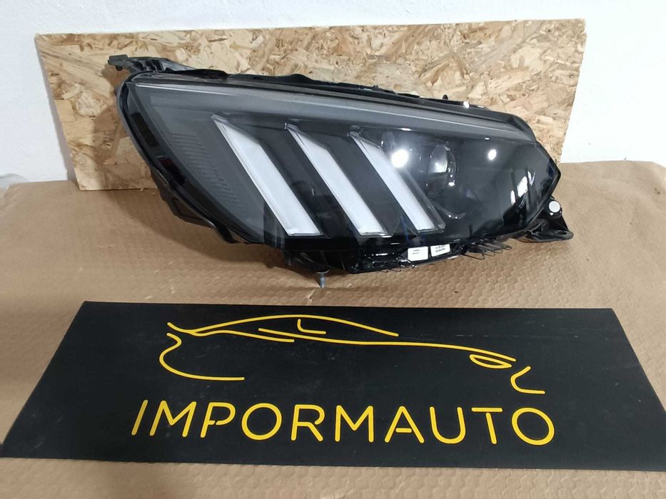 Farois esquerdo e direito Peugeot 2008II GT