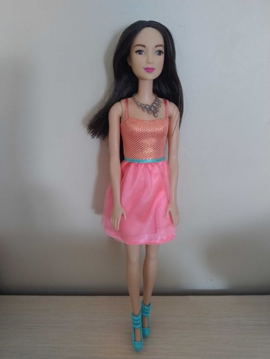 Barbie czarująca azjatka 2015 r.