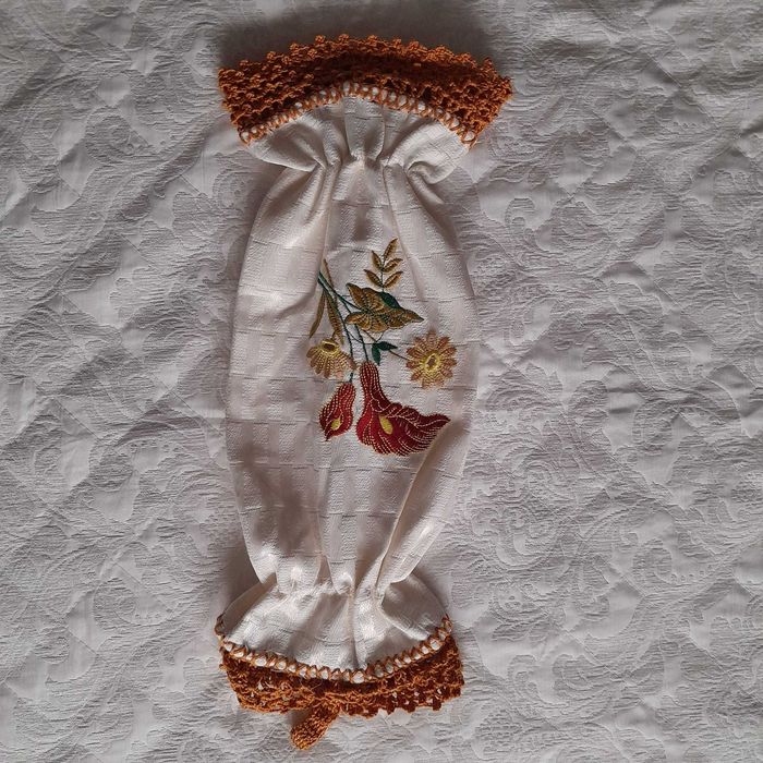 Puxa-Sacos em Tecido Grosso com Renda Feita à Mão (45x18 cm)