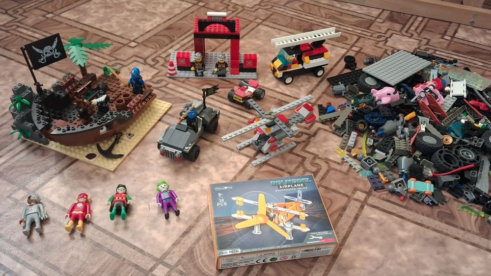 Лего конструктор 1.2 кг