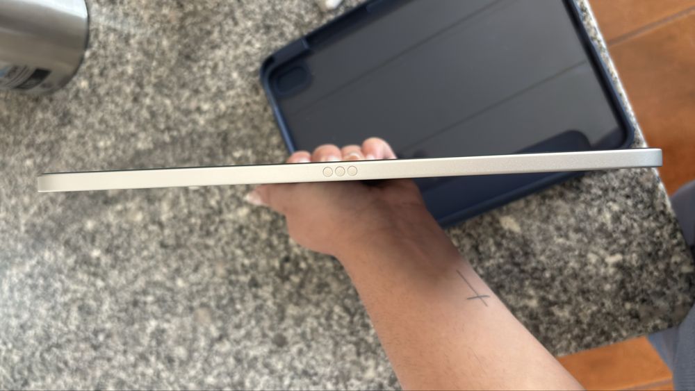 iPad 10ª Geração (64GB) Estelar + Caneta Magnética + Capa ProCase (Caixa Incluída - Bateria 100%)