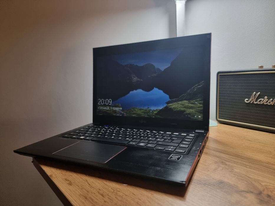 Ультрабук Fujitsu LifeBook U554/UB