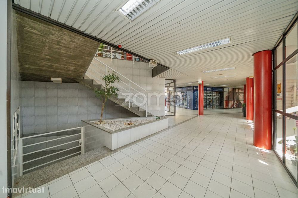 Comércio, oportunidade de investimento no Centro Comercial Barrosel...