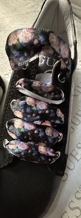 Guess czarne sneakersy Mila rozmiar 37