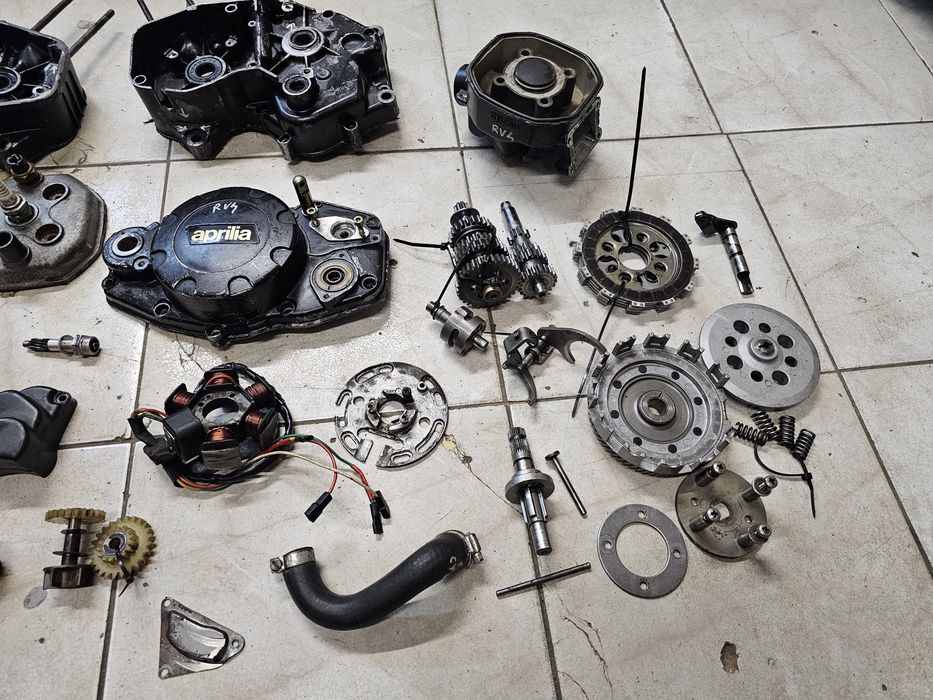 Aprilia Minarelli rv4 silnik części Tuareg skrzynia kapa wał cylinder