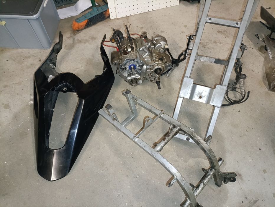 Derbi GPR nude 50 czesci