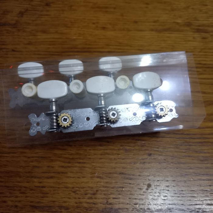 Продам колки для классической гитары