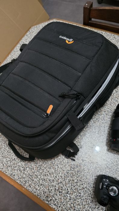 Câmara fotográfica Canon D2000