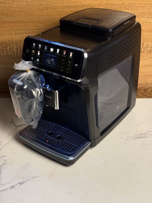 Кавомашина Philips 5500 series LatteGo з Гарантією!