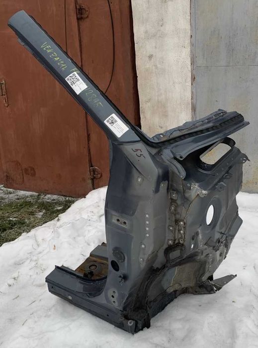 Стійка кузова передня права тойота венза 2021 рік