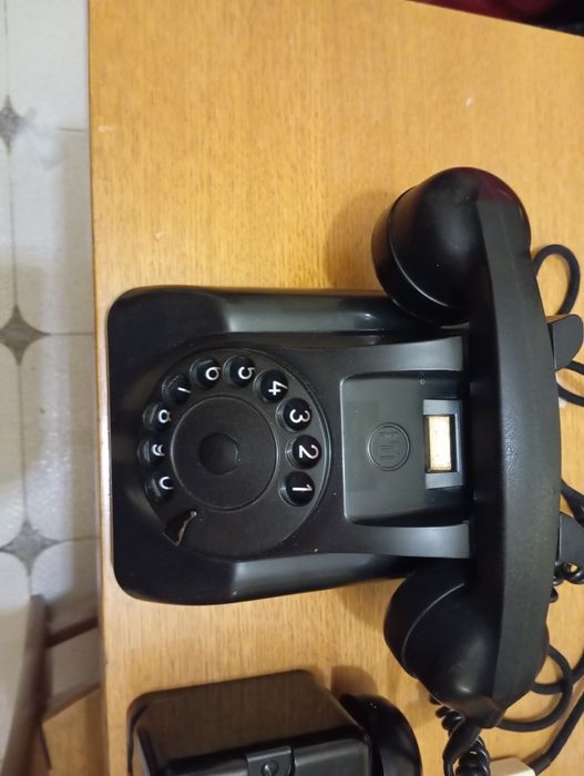 Telefone antigo de Baclite de 1959 com campainha