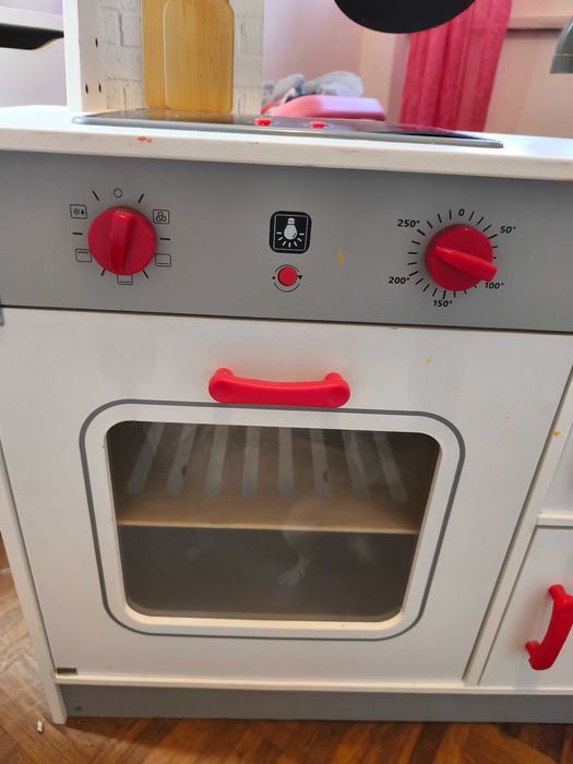 Cozinha com restaurante de madeira