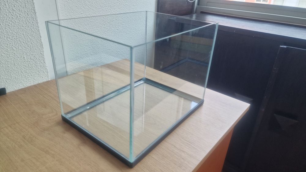 Vendo.   Aquário