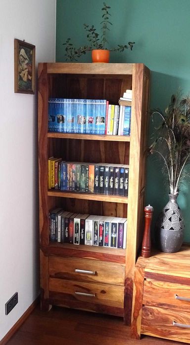 Witryna biblioteka z litego drewna mangowca w wyśmienitym stanie!