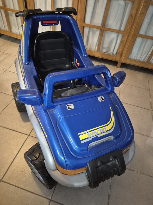 Carro elétrico criança